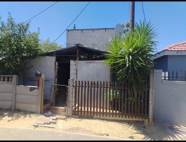 3 BEDROOM HOUSE FOR SALE IN GROENHEUWEL